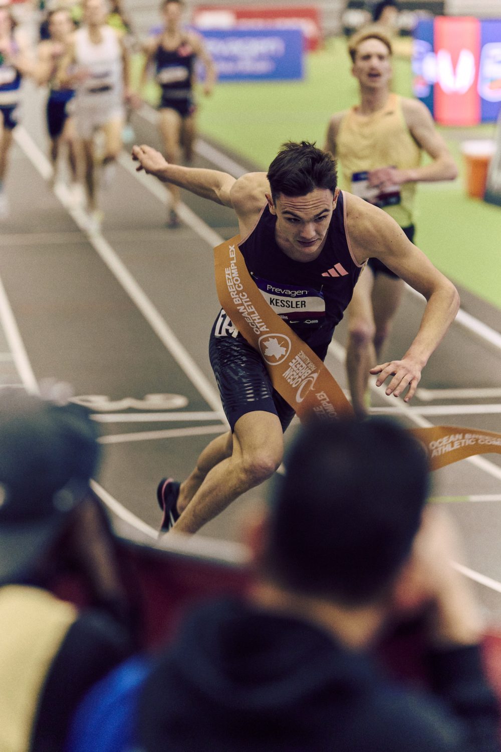 41L Hobbs Kessler finish line tape 2024-JKH-USATFIndoors-Feb 22 2025-0265