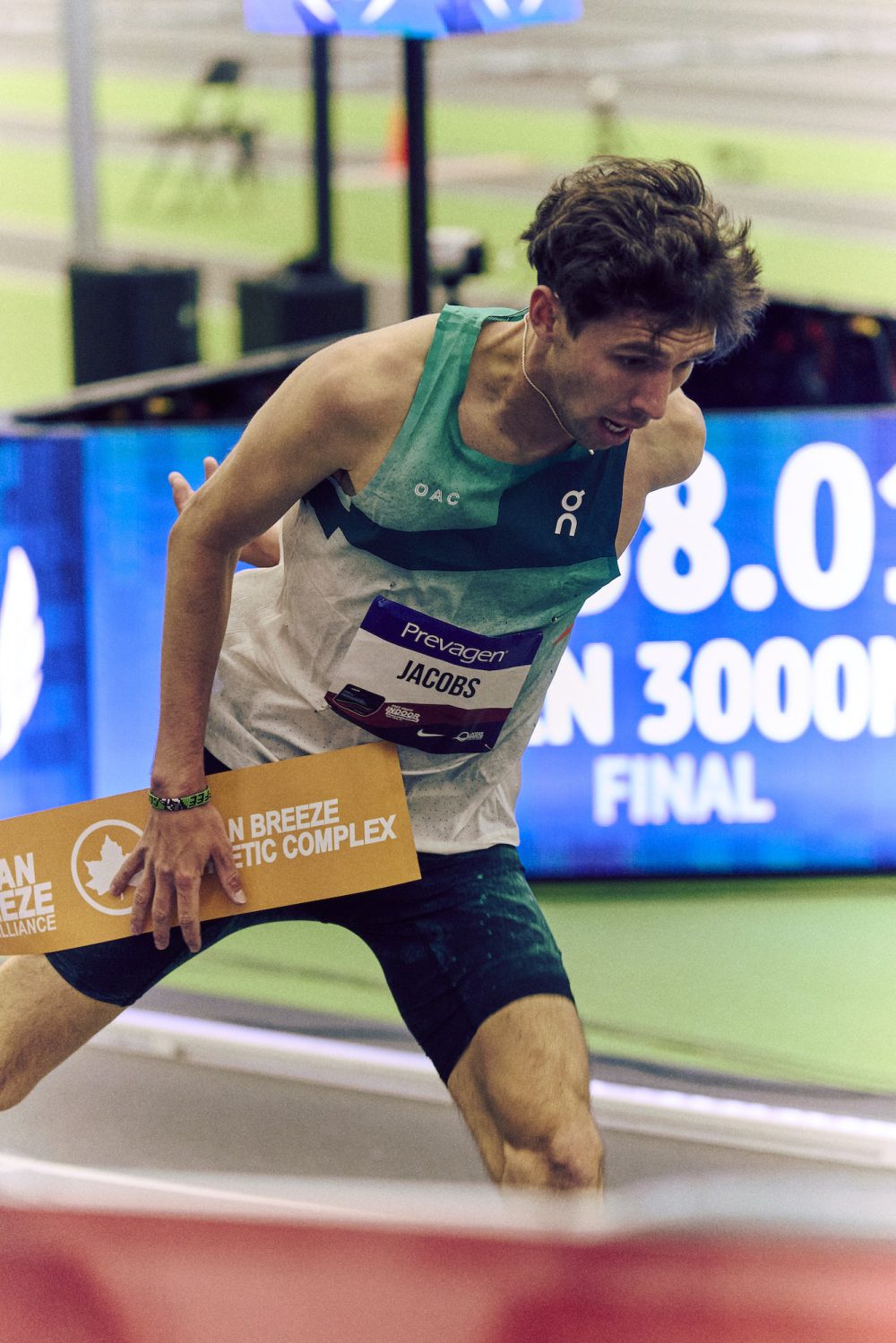 41R Dylan Jacobs finish line tape 2024-JKH-USATFIndoors-Feb 22 2025-0266