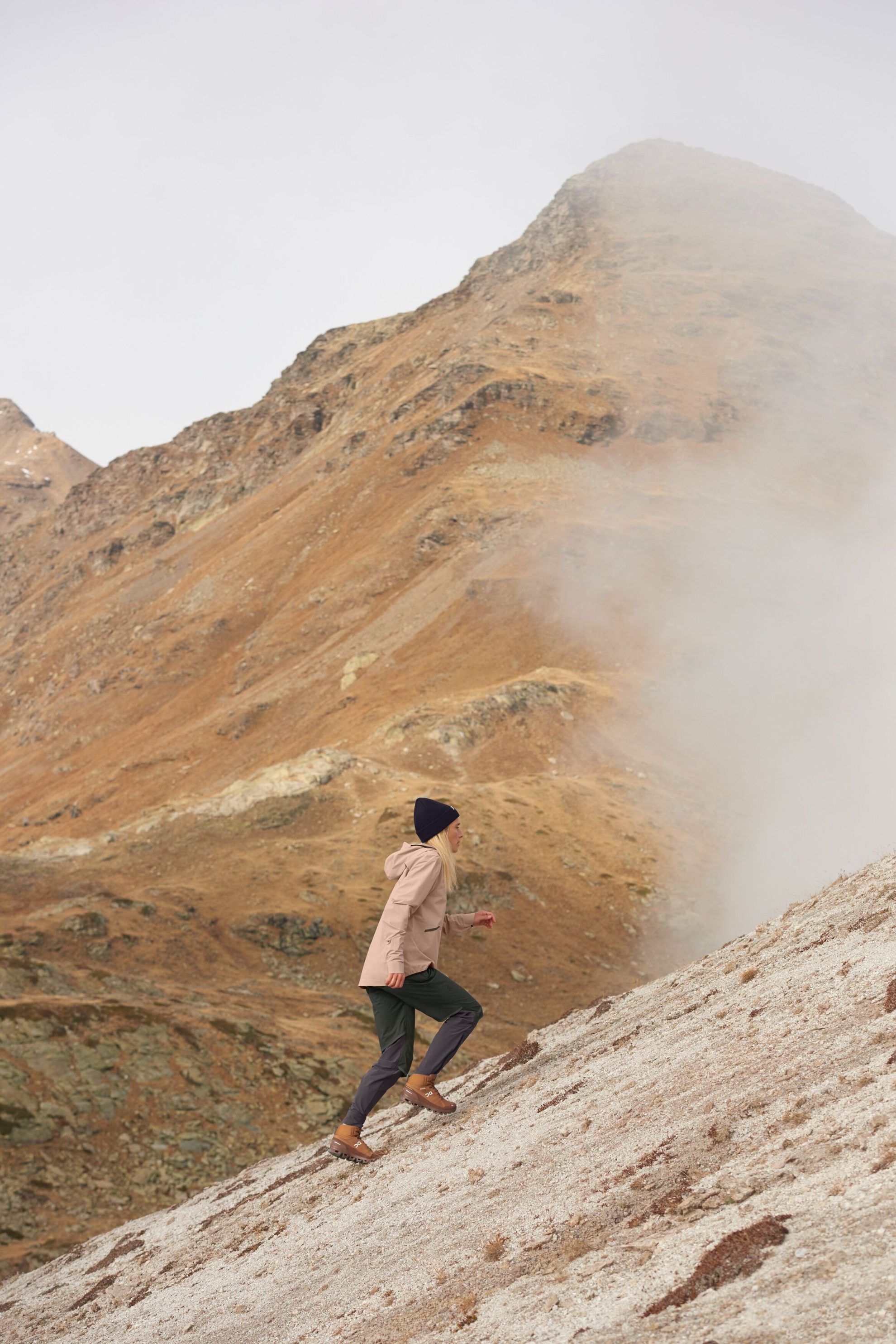 Medium JPEG-FW20 WP Pants ShadowPebble W Editorial 3