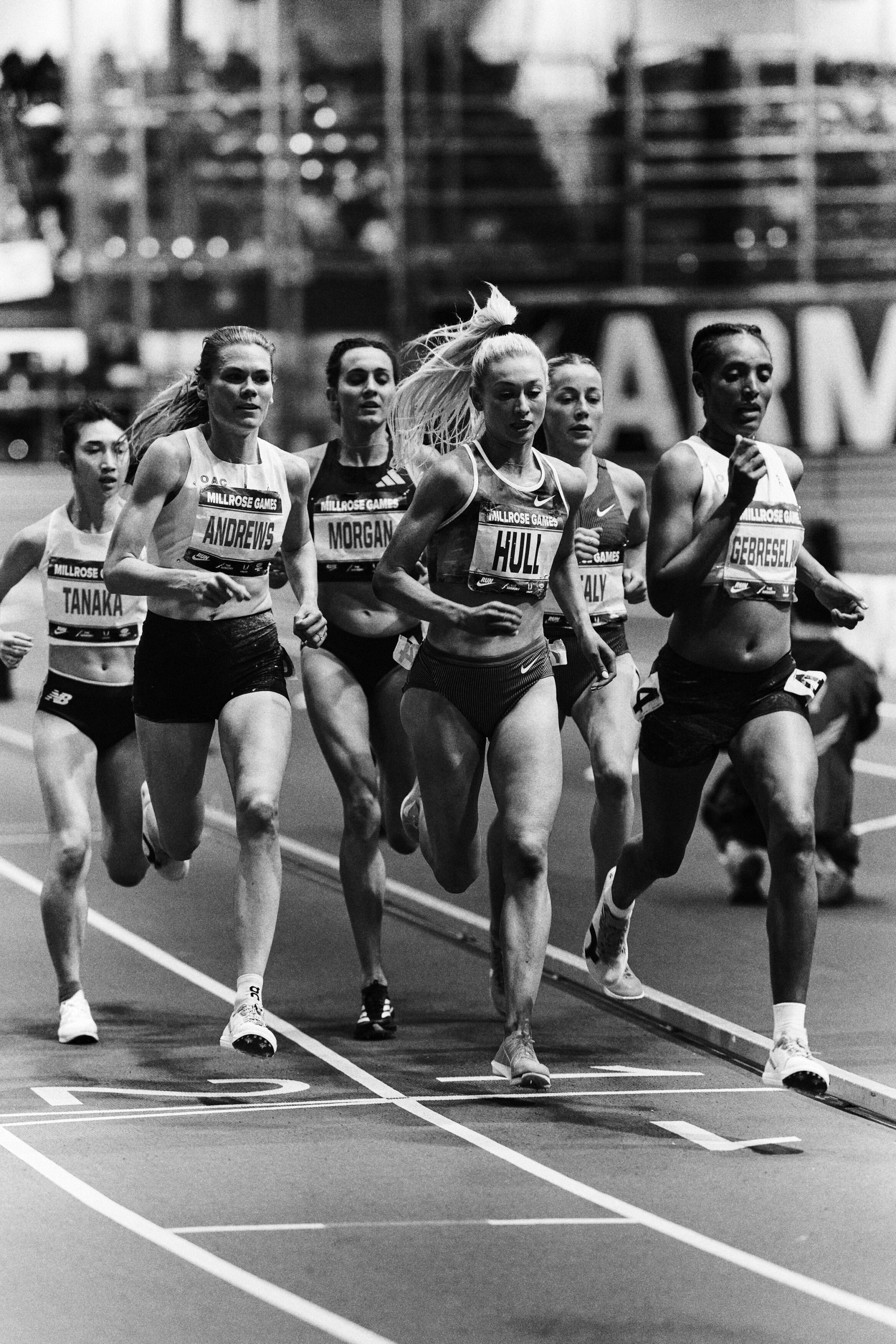 15 Jess Hull front of pack B&W W 3000m