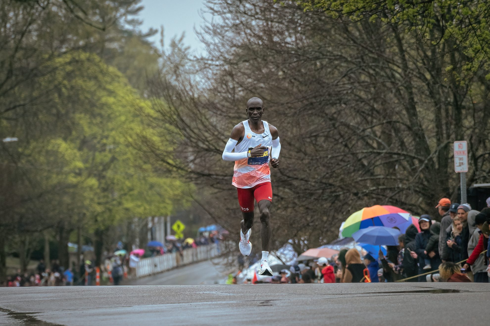 Tempo-230420-Kipchoge-04UW