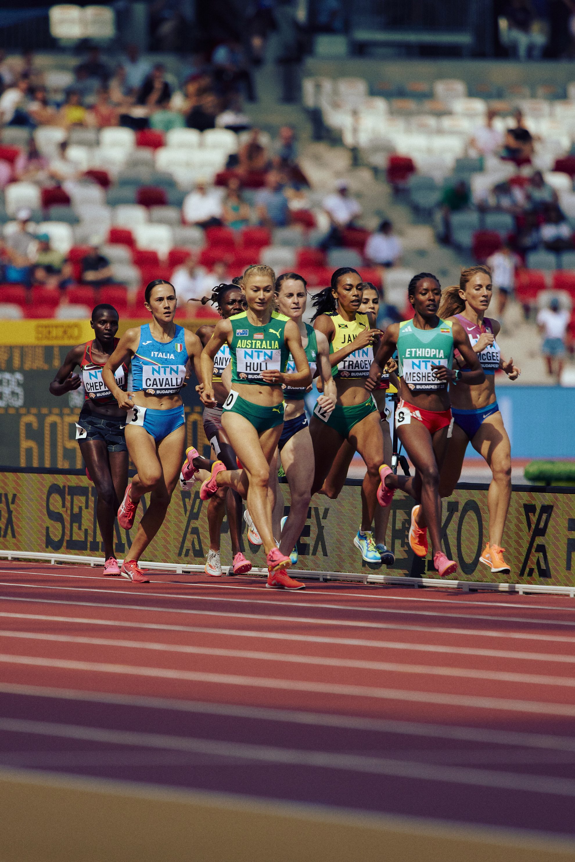 Jessica Hull in pack