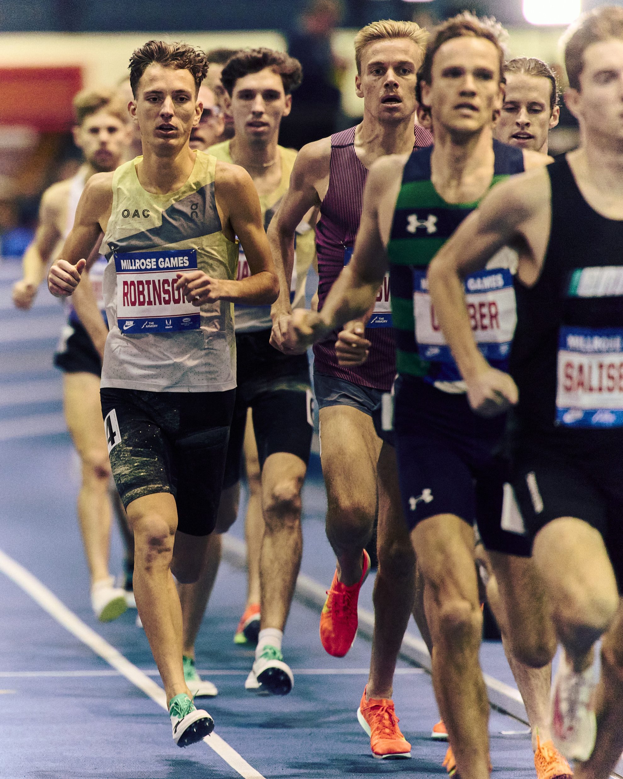 07 M 3000m Ky Robinson Stewart McSweyn amid pack
